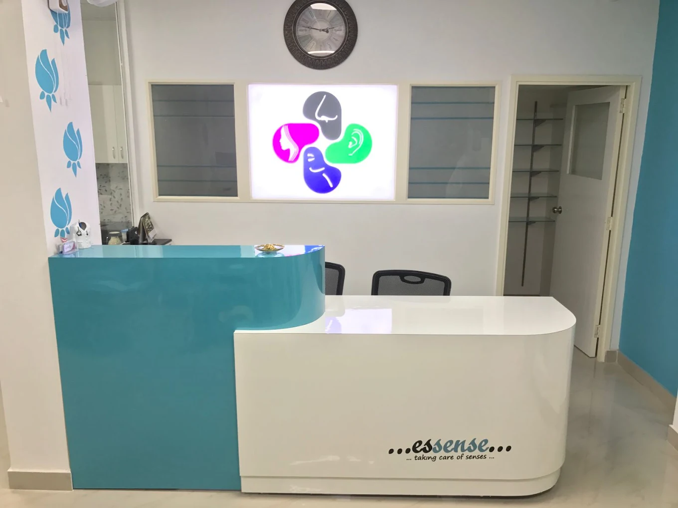 Clinic reception at Essense Clinic Gurgaon